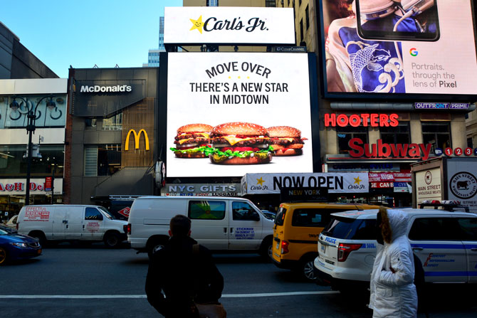 Carls-Jr-Midtown-New-York-Billboard